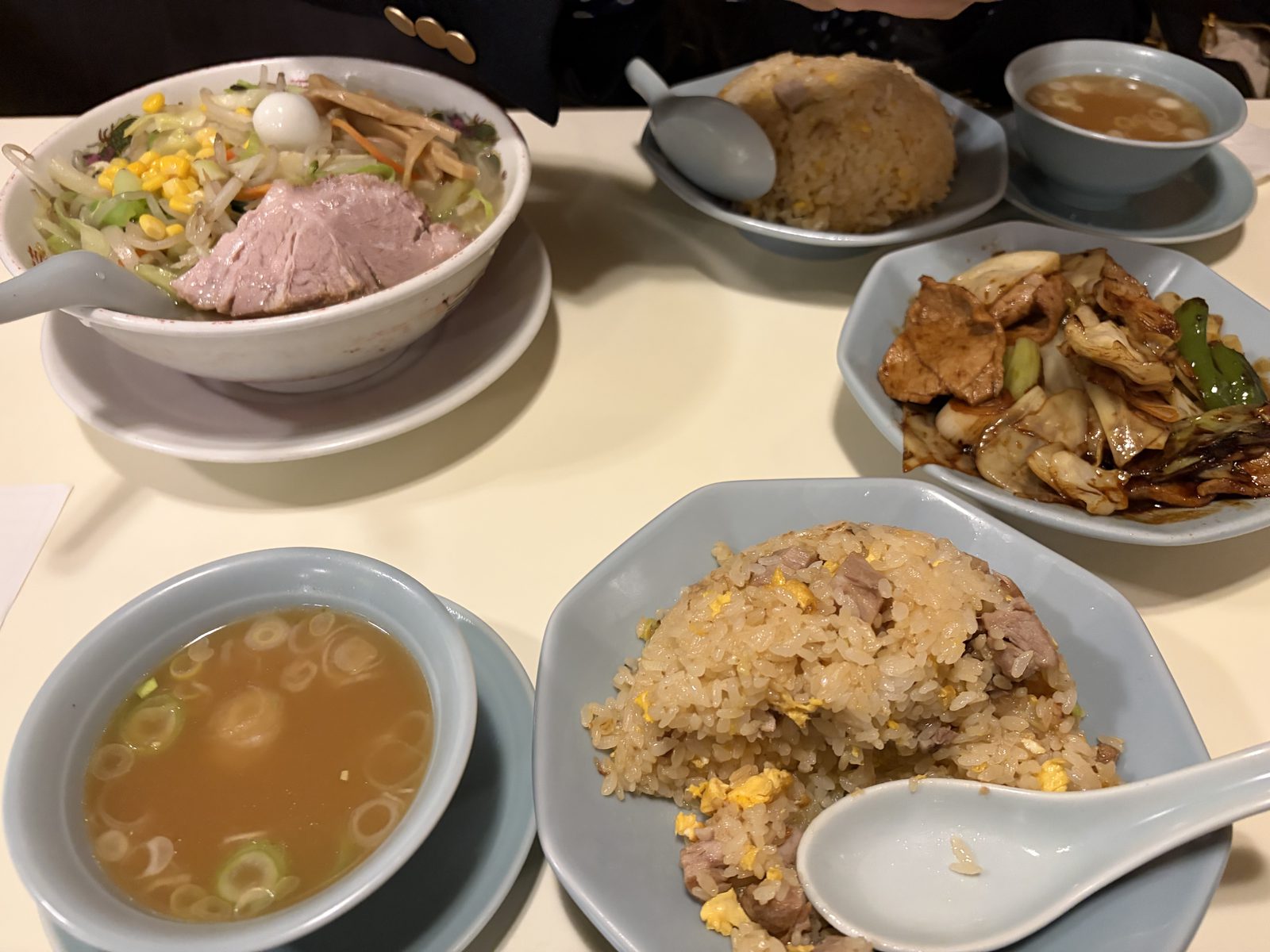 龍朋の麺とチャーハン